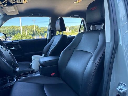 Used 2022 Toyota 4Runner TRD Off-Road Premium w/ TRD Black Wheel Package (TMS) AWD/4WD image 15