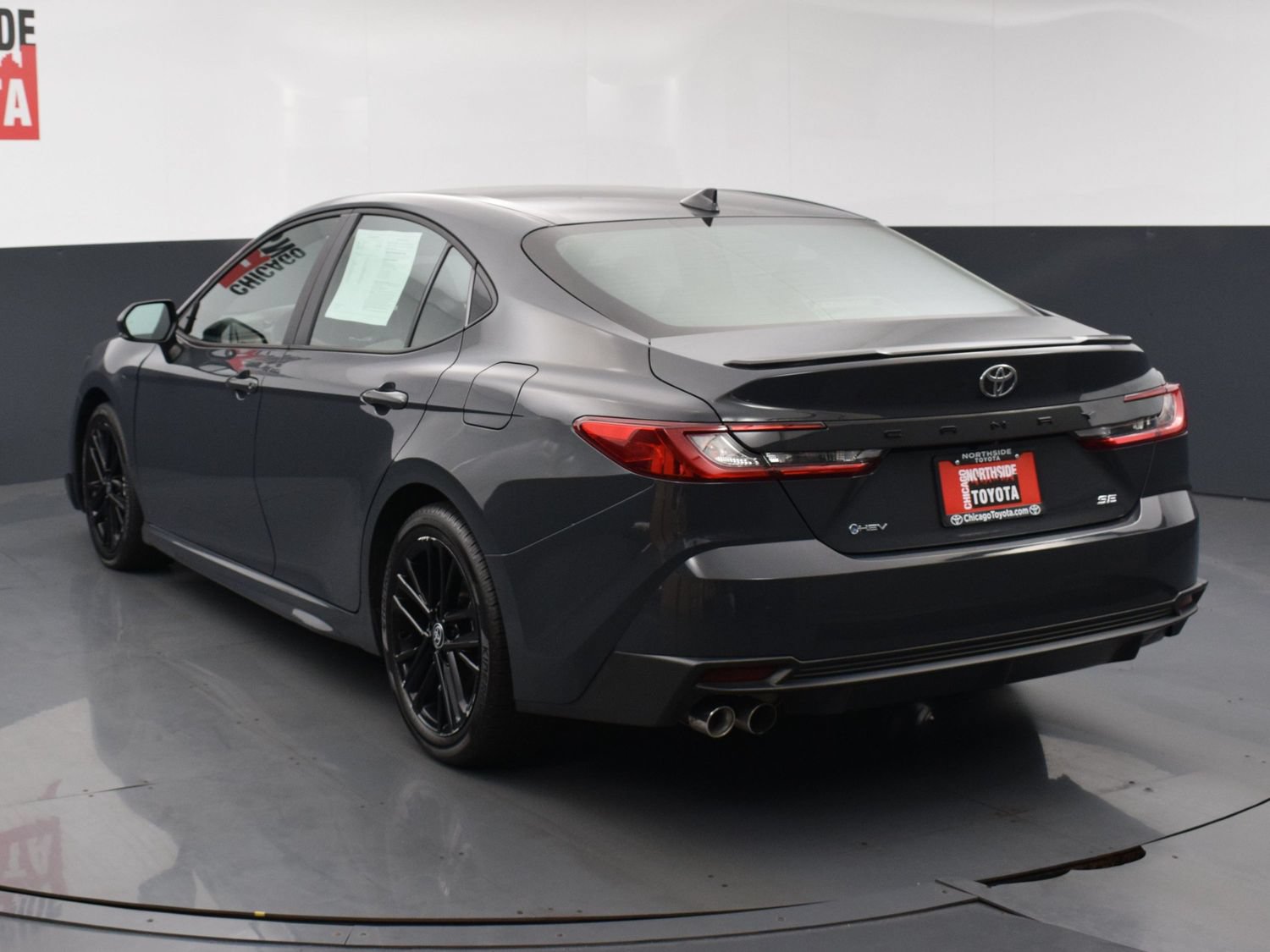 Used 2025 Toyota Camry SE FWD image 3