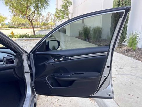 Used 2018 Honda Civic Sport image 13