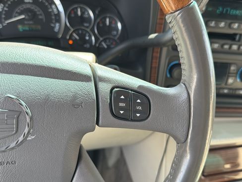 Used 2003 Cadillac Escalade AWD image 18