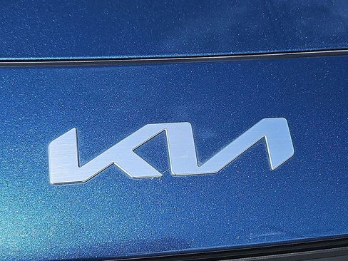 Certified 2025 Kia Niro EX w/ EX Cold Weather Package FWD image 27