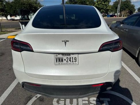Used 2023 Tesla Model Y 2WD image 3