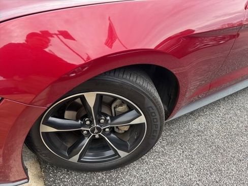 Used 2018 Ford Mustang Coupe image 4