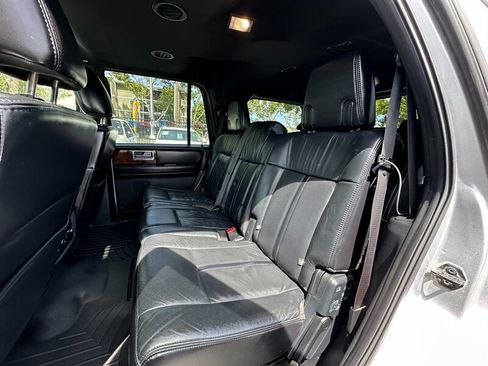 Used 2015 Lincoln Navigator 4WD image 23