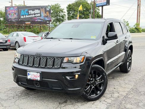 Used 2021 Jeep Grand Cherokee Laredo X AWD/4WD image 93