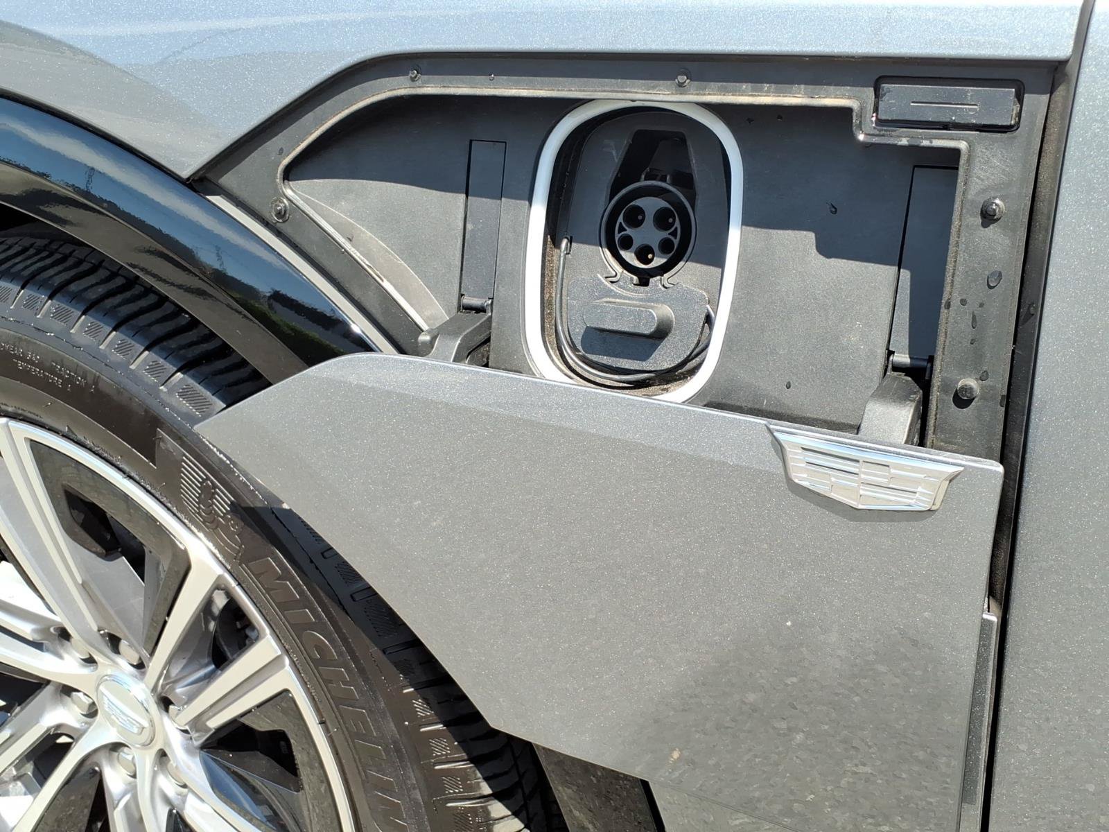 Certified 2024 Cadillac Lyriq Luxury w/ LPO, Floor Liner Package AWD/4WD image 9