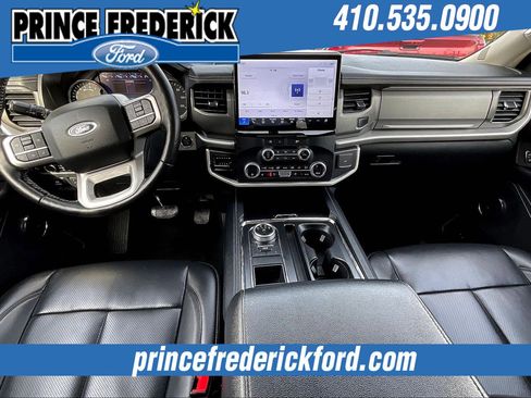 Used 2024 Ford Expedition XLT image 14