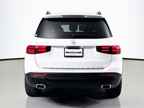 New 2026 Mercedes-Benz GLB 250 image 3