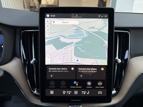 New 2026 Volvo XC60 B5 Plus w/ Climate Package image 9