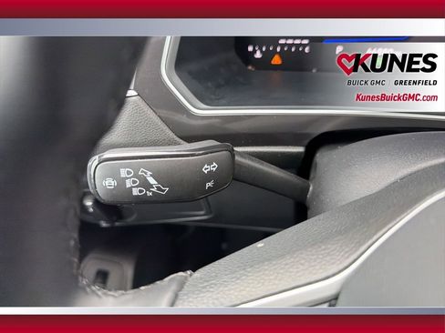 Used 2024 Volkswagen Tiguan SE image 26