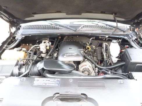 Used 2004 Chevrolet Silverado 2500 LS w/ Skid Plate Package image 9