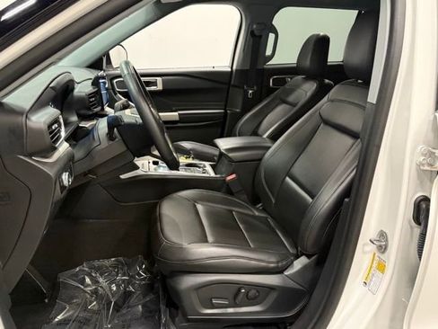 Used 2023 Ford Explorer XLT w/ Equipment Group 202A image 14