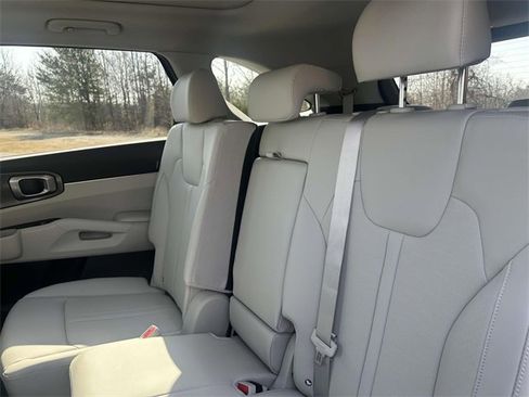 New 2025 Kia Sorento S w/ Panoramic Sunroof Package image 16