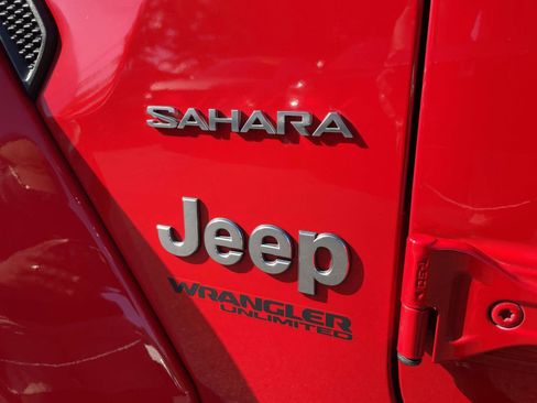 Used 2020 Jeep Wrangler Unlimited Sahara AWD/4WD image 27