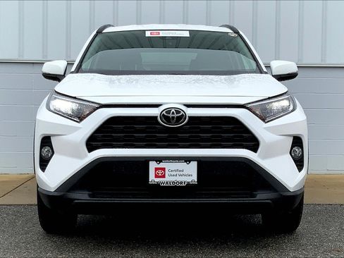 Used 2021 Toyota RAV4 XLE FWD image 3