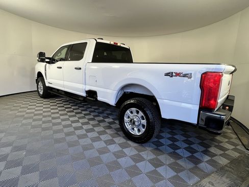 Used 2024 Ford F350 XLT image 3