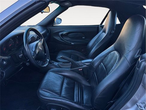Used 2001 Porsche 911 Cabriolet image 9