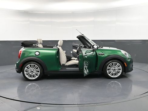 Used 2024 MINI Cooper S w/ Signature Upholstery Package image 37