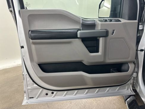 Used 2018 Ford F150 XLT w/ Equipment Group 302A Luxury image 31