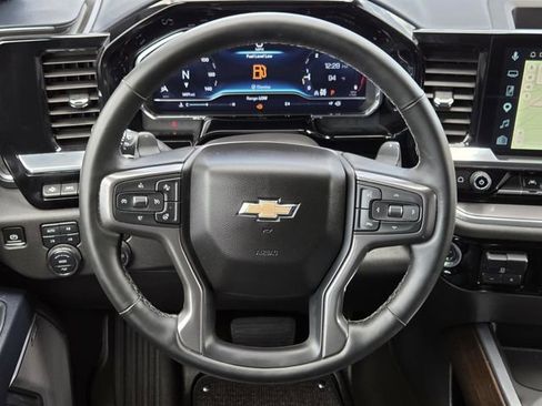 Used 2025 Chevrolet Silverado 1500 High Country w/ Technology Package AWD/4WD image 18