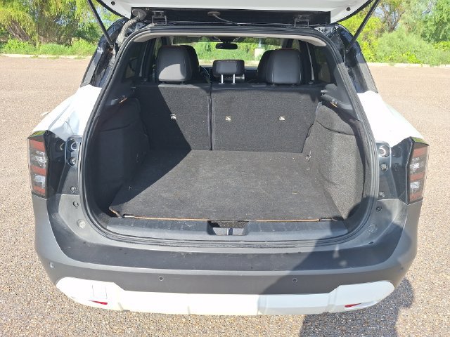 Certified 2025 Nissan Kicks SR w/ SR Premium Package AWD/4WD image 14