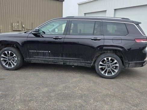 Used 2023 Jeep Grand Cherokee L Overland image 12