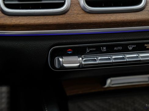 Used 2025 Mercedes-Benz GLS 580 4MATIC image 61