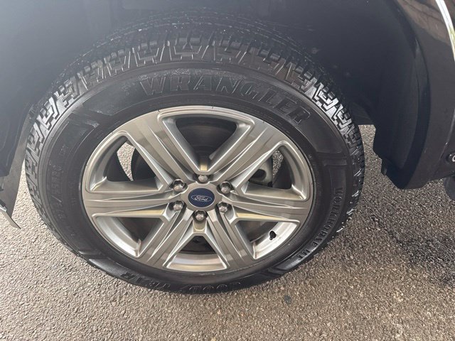 Used 2018 Ford F150 Lariat w/ Equipment Group 502A Luxury AWD/4WD image 20
