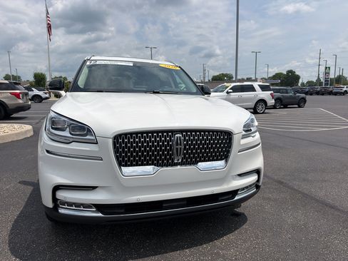 Used 2020 Lincoln Aviator Reserve w/ Equipment Group 202A AWD/4WD image 3