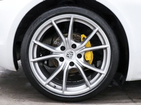 Used 2019 Porsche 718 Cayman image 10