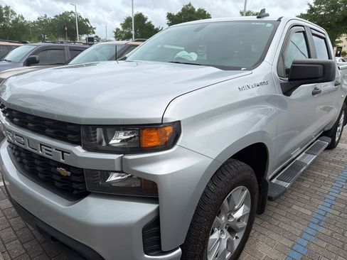 Used 2020 Chevrolet Silverado 1500 Custom w/ Custom Value Package RWD image 2