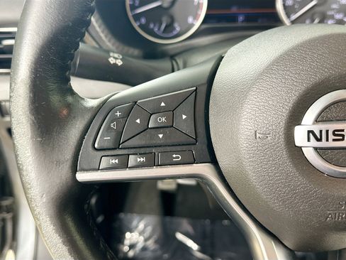 Used 2022 Nissan Sentra SV FWD image 17