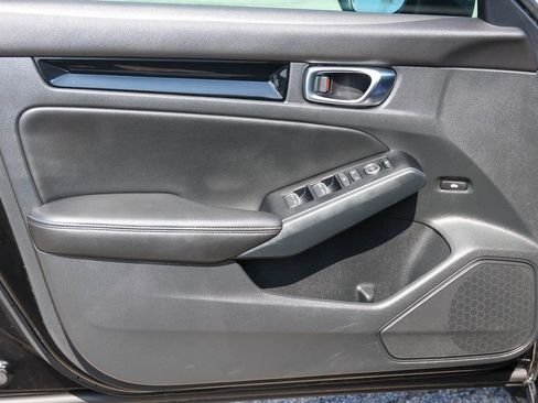 Used 2023 Honda Civic Touring image 4