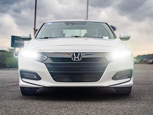 Used 2018 Honda Accord EX image 2
