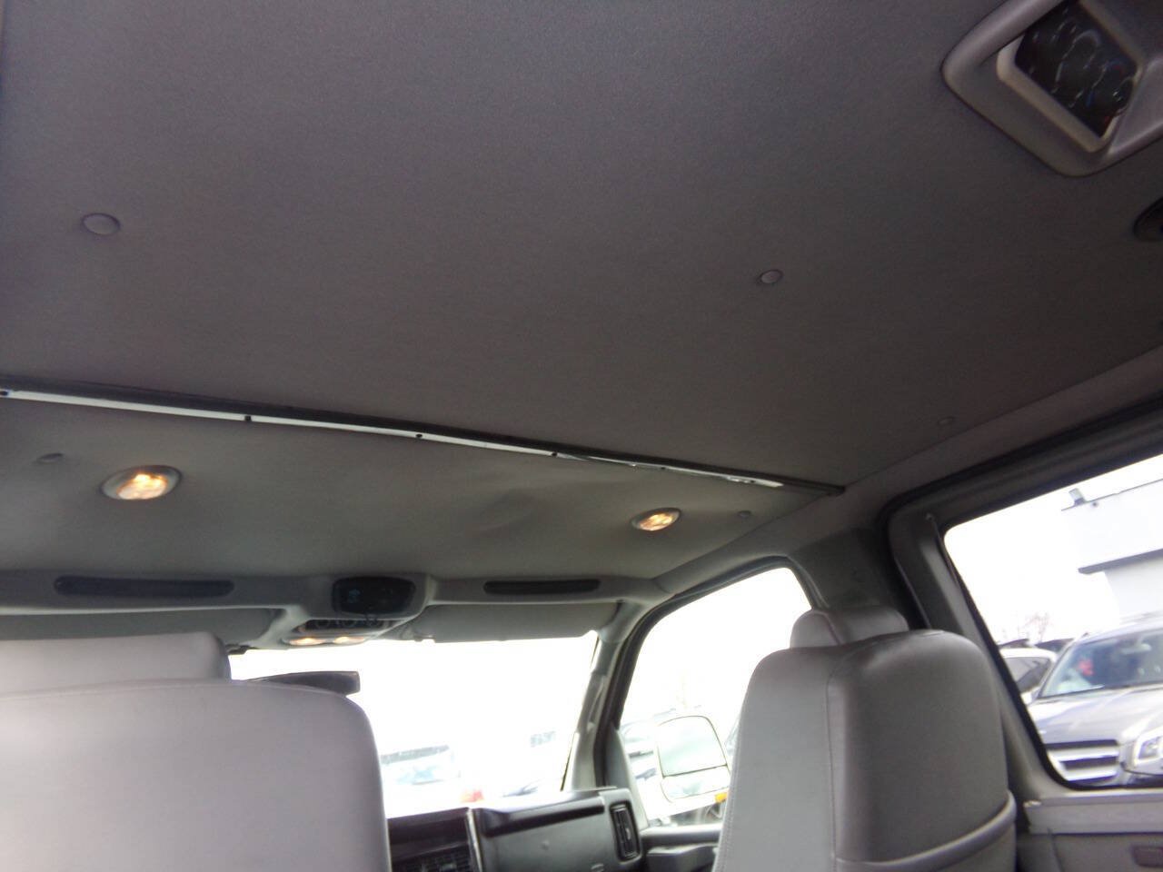 Used 2010 GMC Savana 1500 w/ Preferred Equipment Group RWD image 15