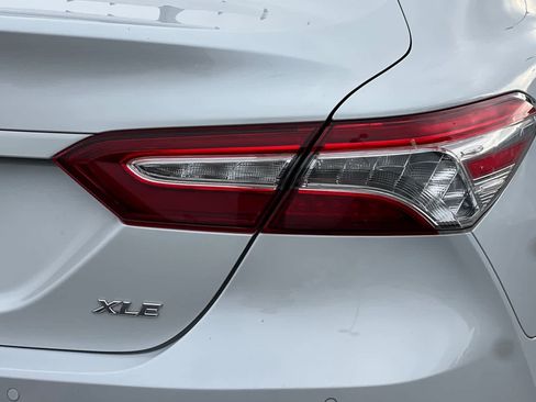 Used 2019 Toyota Camry XLE image 28