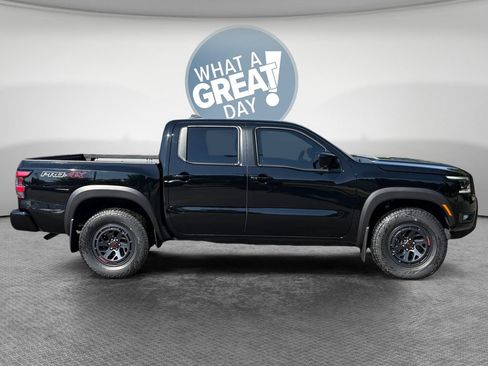 Used 2025 Nissan Frontier PRO-4X w/ Pro Convenience Package AWD/4WD image 2