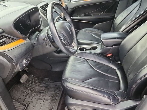 Used 2017 Lincoln MKC Reserve w/ Lincoln MKC Climate Package image 7