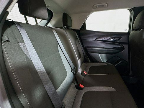 Used 2023 Chevrolet TrailBlazer LS image 26