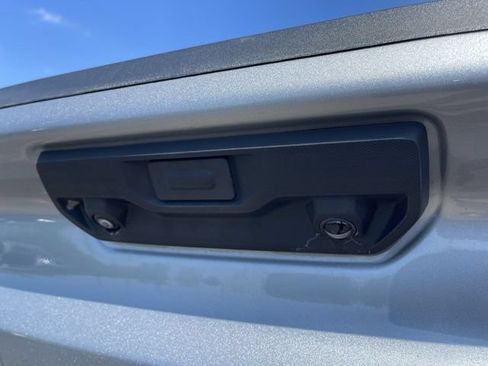 Used 2023 Chevrolet Silverado 1500 LT AWD/4WD image 7