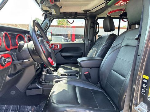 Used 2021 Jeep Gladiator Sport AWD/4WD image 13