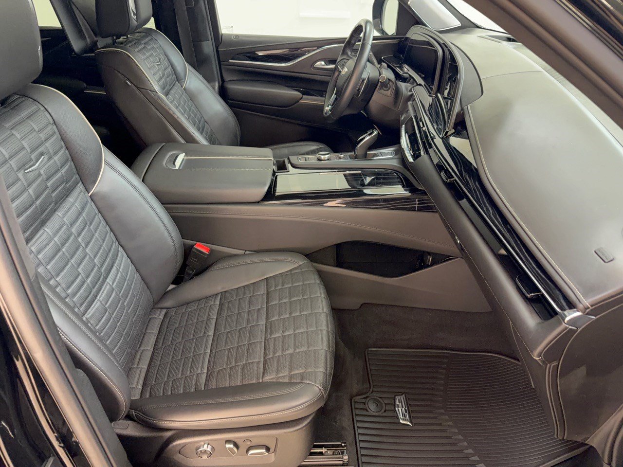 Certified 2023 Cadillac Escalade V AWD/4WD image 30