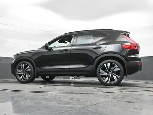 New 2026 Volvo XC40 B5 Plus w/ Protection Package Premier AWD/4WD image 44