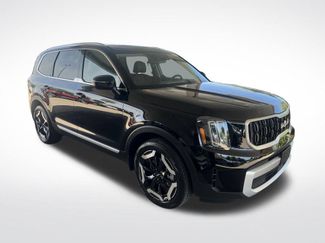 Certified 2025 Kia Telluride EX w/ EX Captain's Chair Package AWD/4WD video 3
