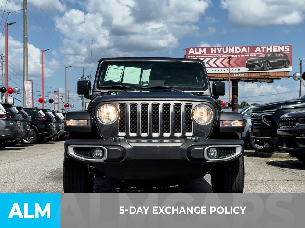 Used 2018 Jeep Wrangler Unlimited Sahara AWD/4WD image 3
