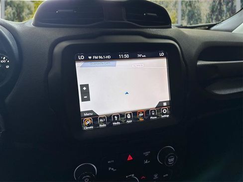 Used 2018 Jeep Renegade Altitude w/ UConnect 8.4 Nav Group AWD/4WD image 26