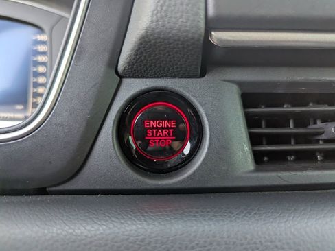 Used 2025 Honda Pilot Black Edition image 28