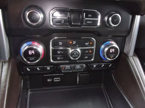 Used 2021 GMC Yukon SLT w/ SLT Luxury Package AWD/4WD image 25