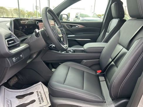 New 2026 Chevrolet Traverse LT w/ Sun and Wheel Package image 15