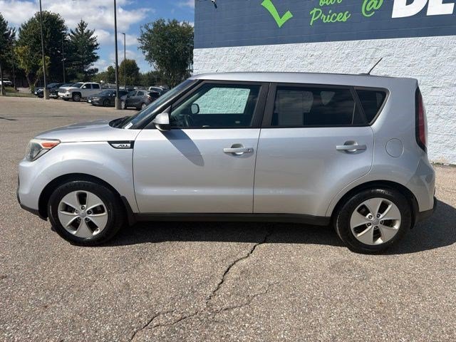 Used 2016 Kia Soul w/ Convenience Package FWD image 2